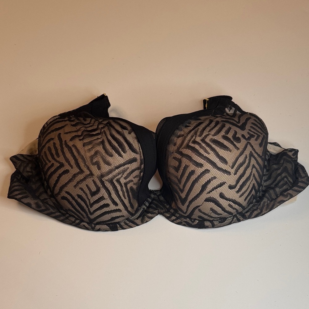 Chantelle Graphic Allure Plunge Bra Black 32F / 32DDDD